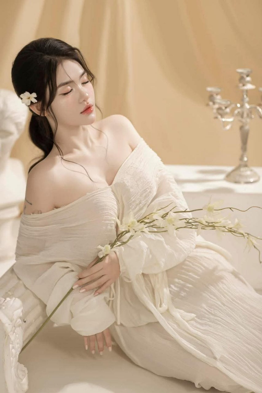 AED-219 Loạn luân: Xuất tinh vào âm đạo của bà mẹ ngoài 50